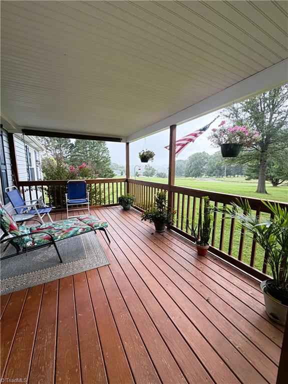 1094 Traphill Union Road Property Photo 3