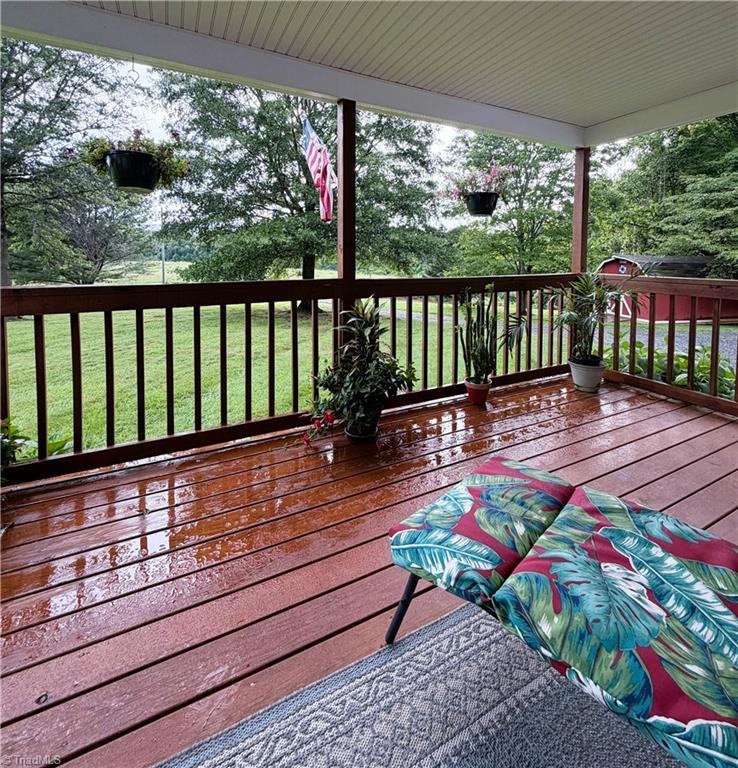 1094 Traphill Union Road Property Photo 4