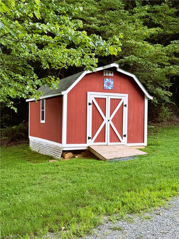 1094 Traphill Union Road Property Photo 15