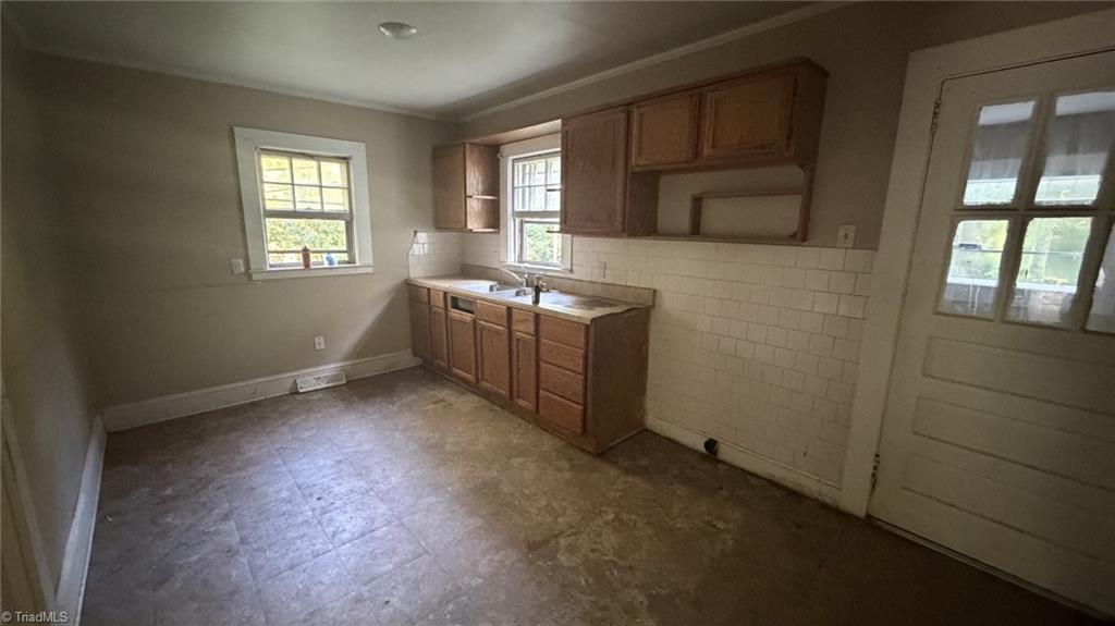 1229 Roberts Lane Property Photo 6