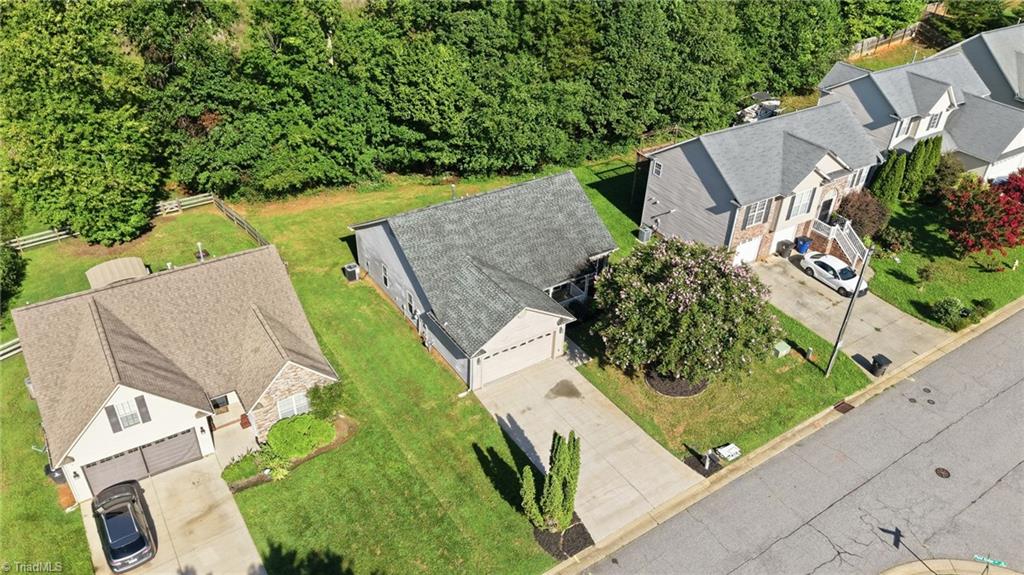 200 Brooks Edge Drive Property Photo 1