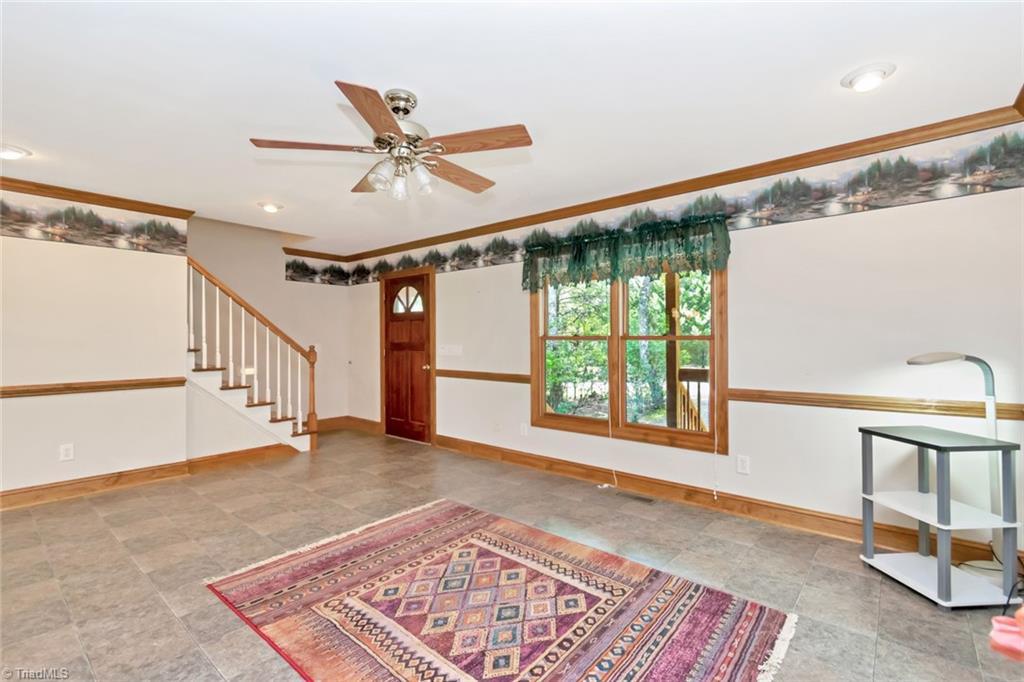 1050 Staghorn Road Property Photo 3