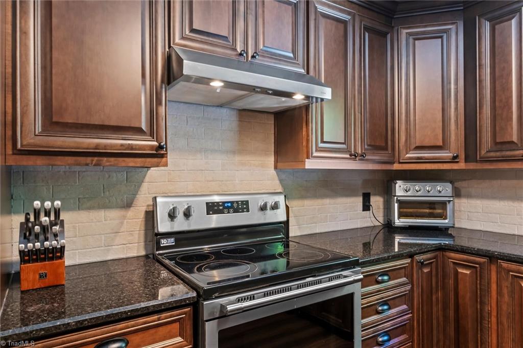 183 Key Valley Trail Property Photo 8