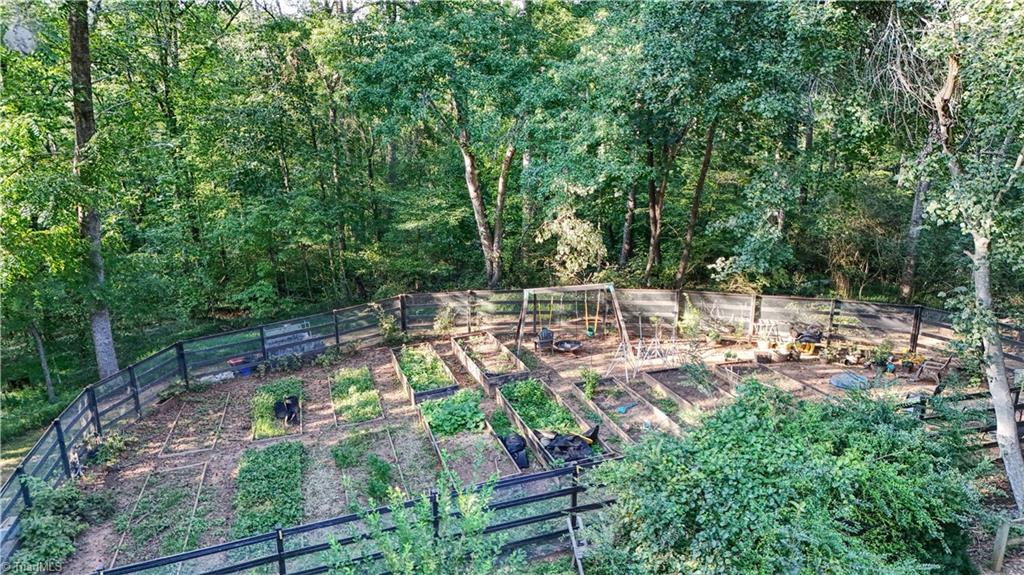 183 Key Valley Trail Property Photo 35