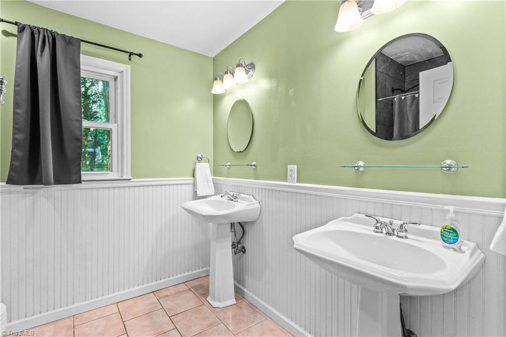 107 Rose Trail Property Photo 17