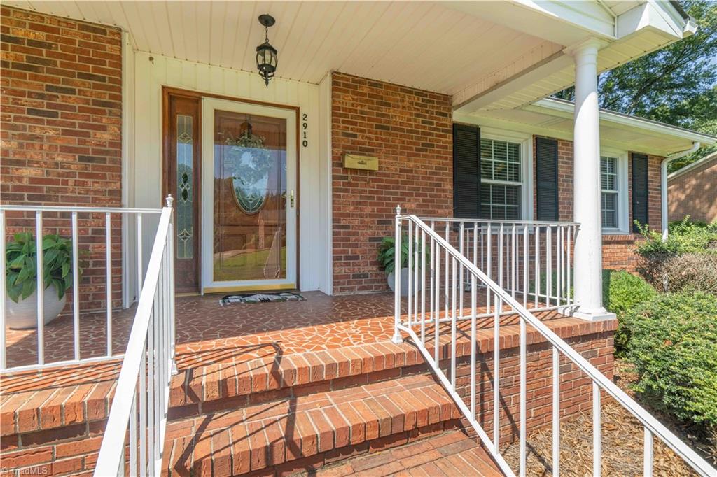 2910 Hope Valley Road Property Photo 2