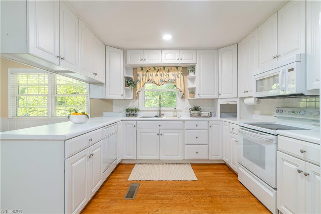 2910 Hope Valley Road Property Photo 13
