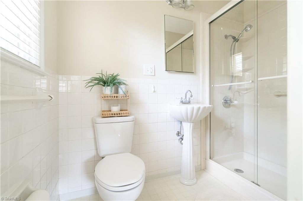 2910 Hope Valley Road Property Photo 21