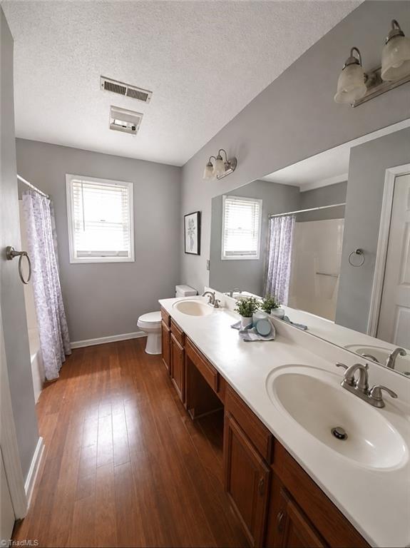 4804 Whisper Oak Drive Property Photo 17
