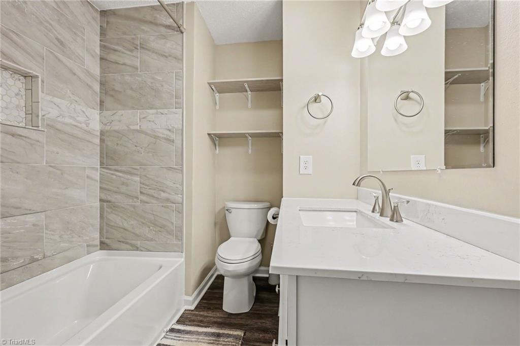 3848 Hillsdale Park Drive Property Photo 13