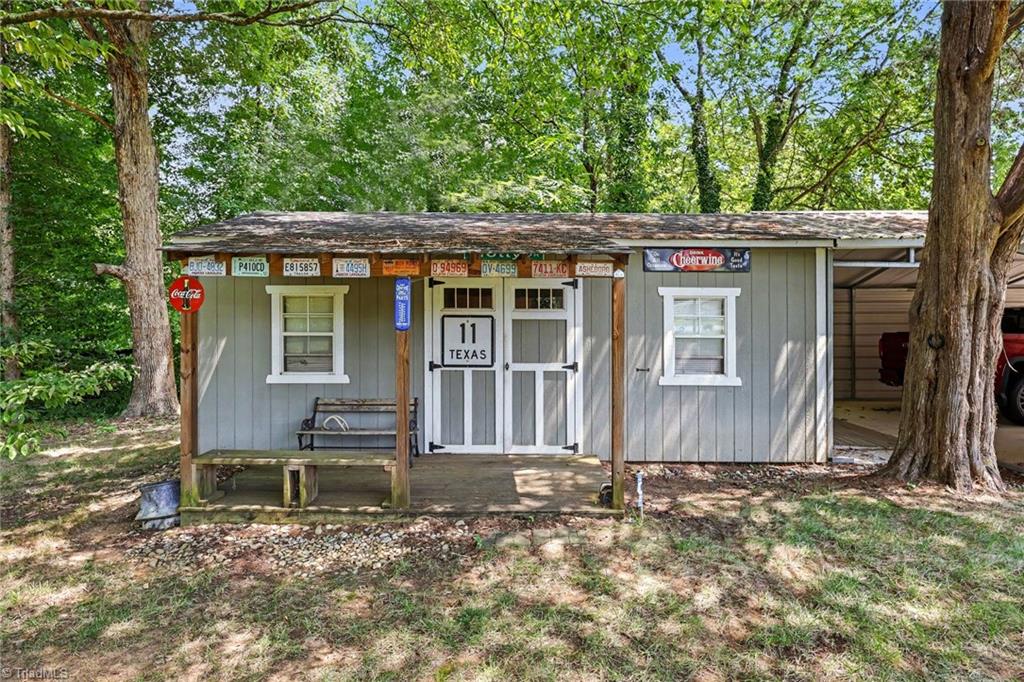 3848 Hillsdale Park Drive Property Photo 29