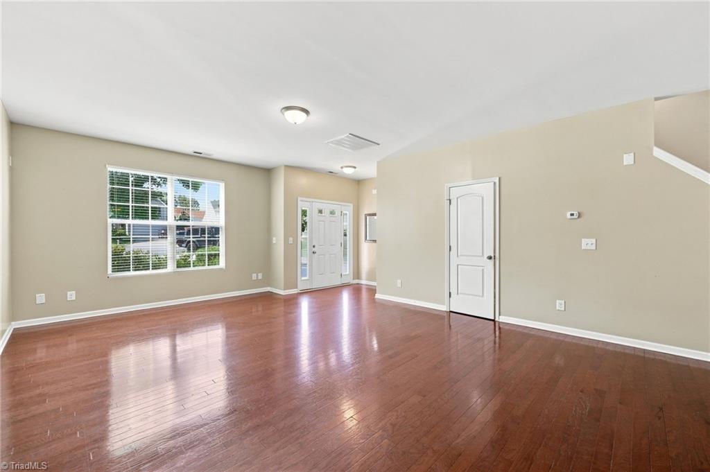 1103 Southwind Court Property Photo 5