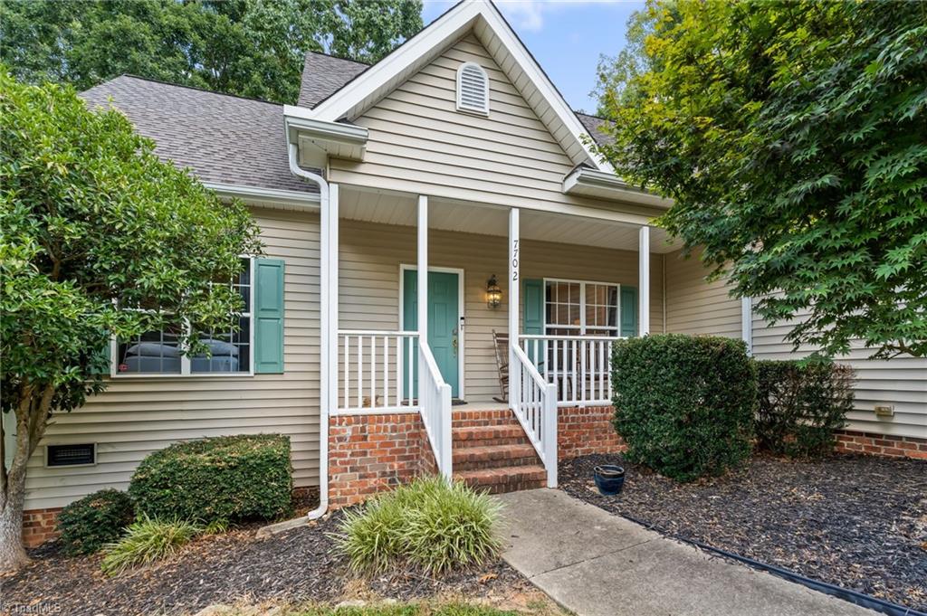 7702 Perthshire Drive Property Photo 3