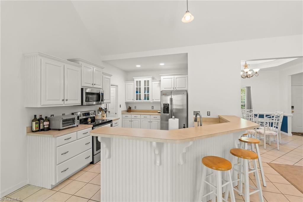 7702 Perthshire Drive Property Photo 11