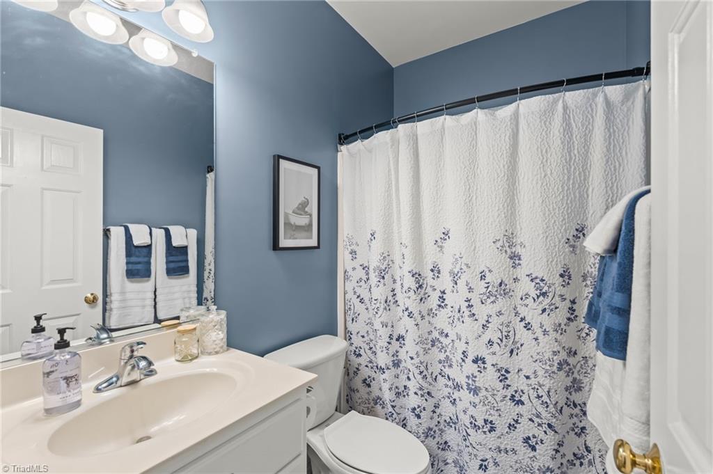 7702 Perthshire Drive Property Photo 23