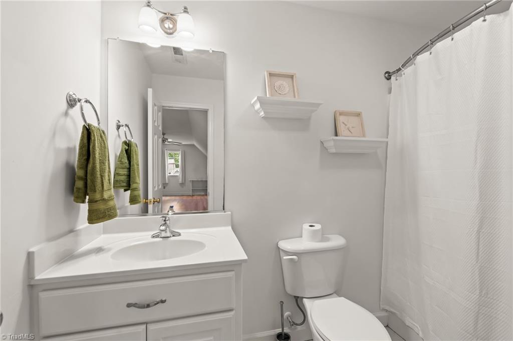 7702 Perthshire Drive Property Photo 33