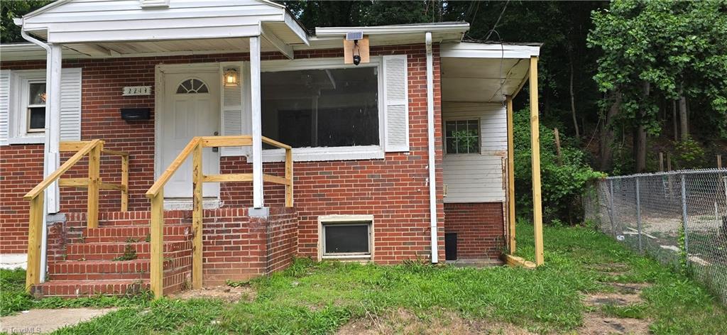 2219 Manchester Street Property Photo 5
