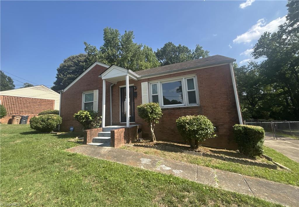902 Ross Avenue Property Photo 1