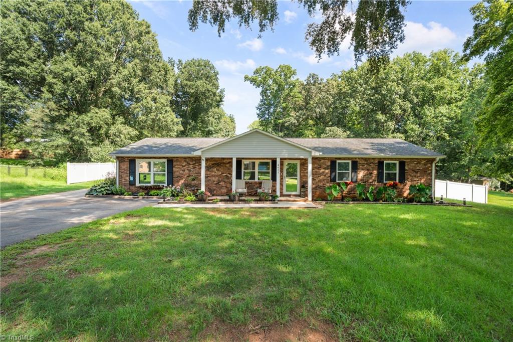 4611 Bridle Path Property Photo 1