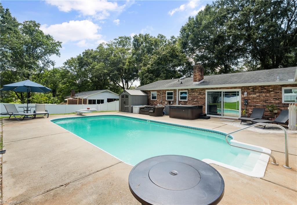 4611 Bridle Path Property Photo 6