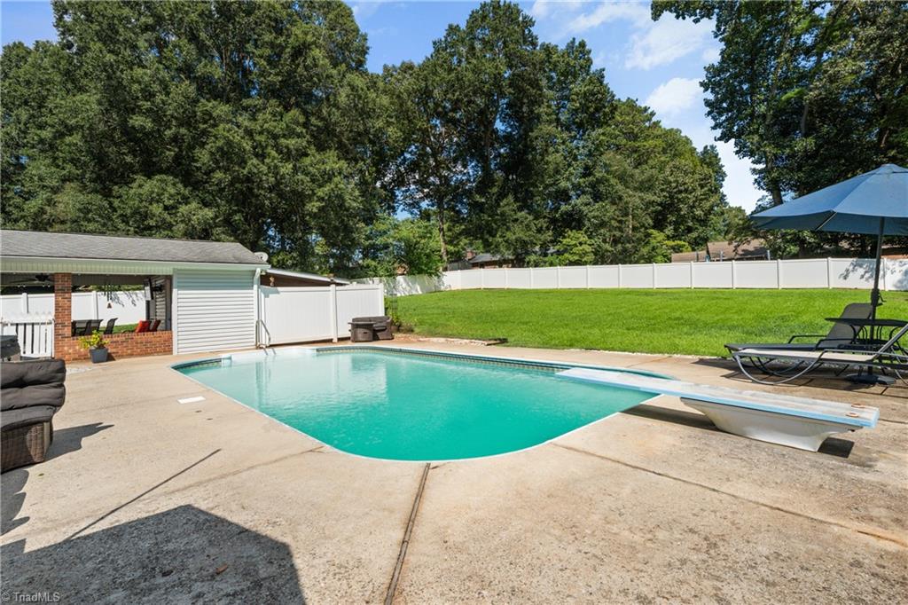 4611 Bridle Path Property Photo 31
