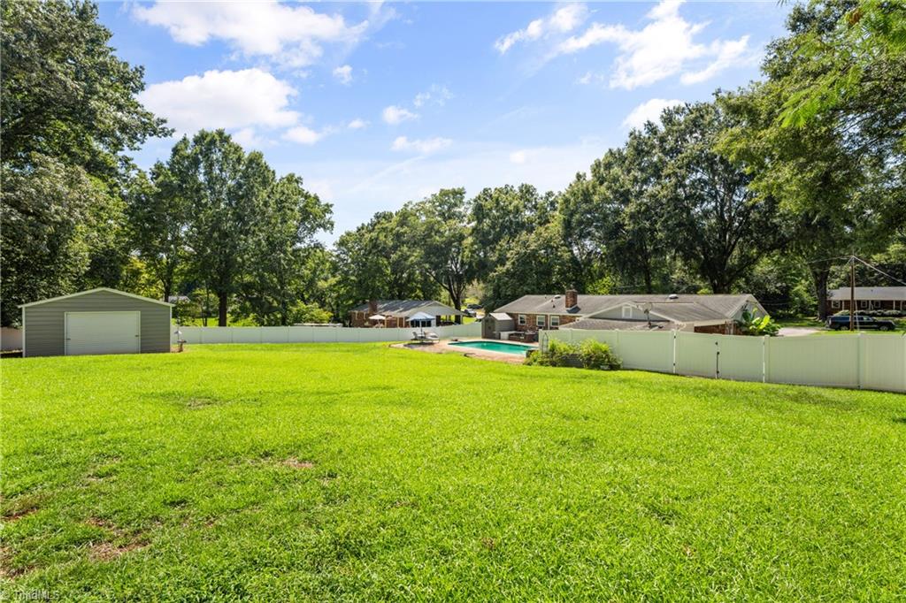 4611 Bridle Path Property Photo 32