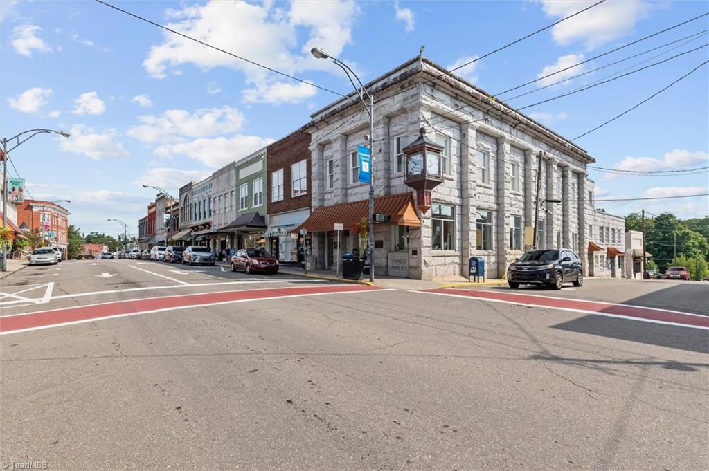 200 N Main Street Property Photo 1