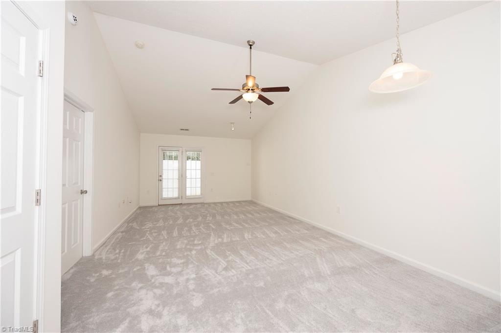 3273 Hyde Place Circle Property Photo 8