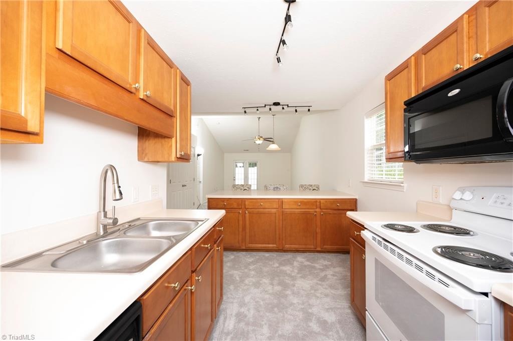 3273 Hyde Place Circle Property Photo 11