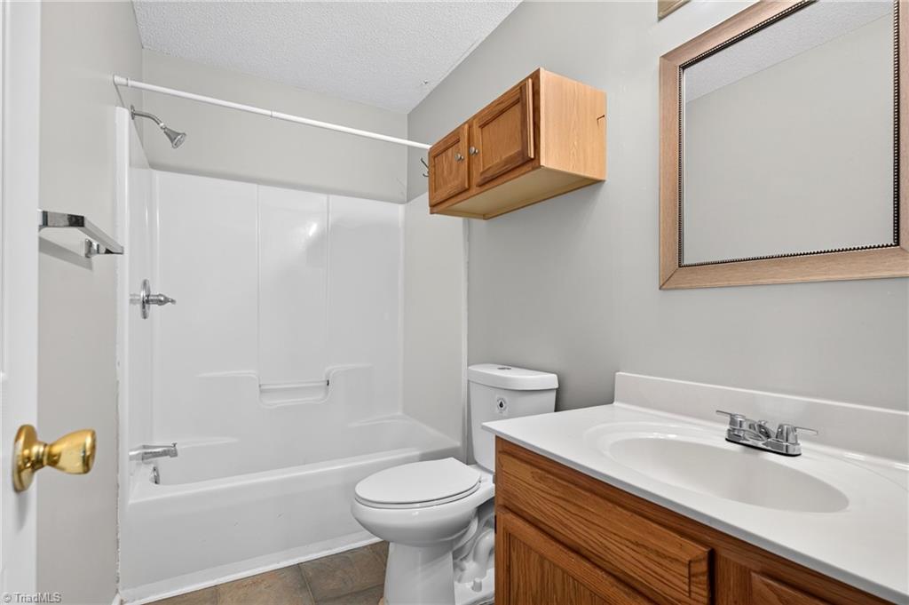 8 Hinkle Street Property Photo 7