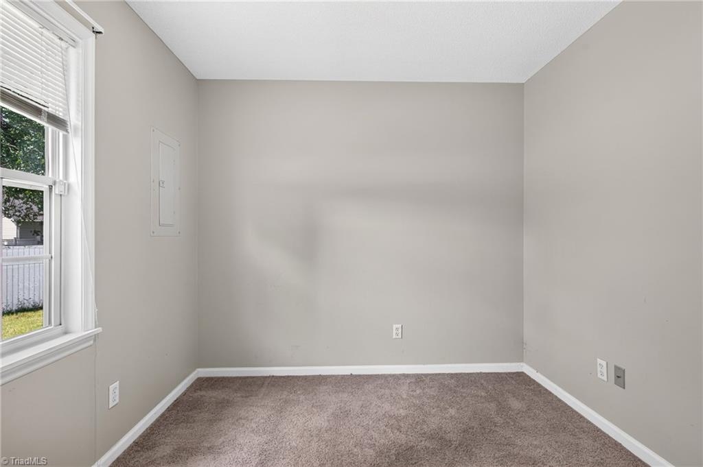 8 Hinkle Street Property Photo 9