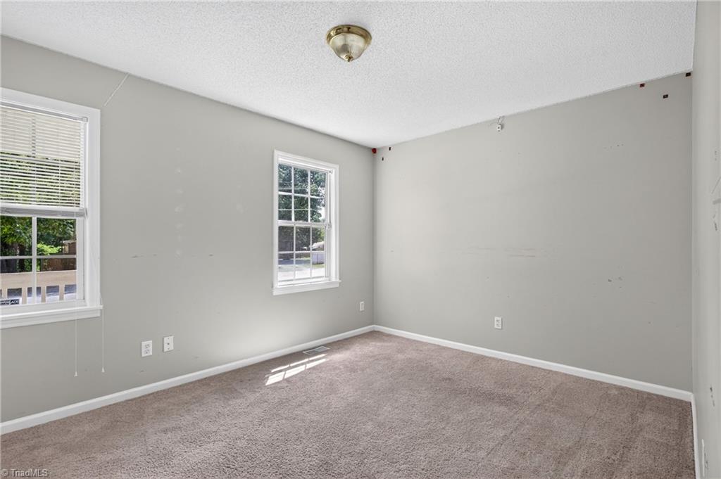 8 Hinkle Street Property Photo 11