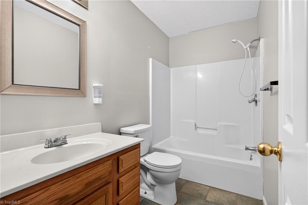 8 Hinkle Street Property Photo 13