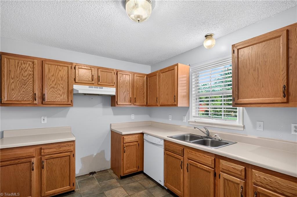 8 Hinkle Street Property Photo 15