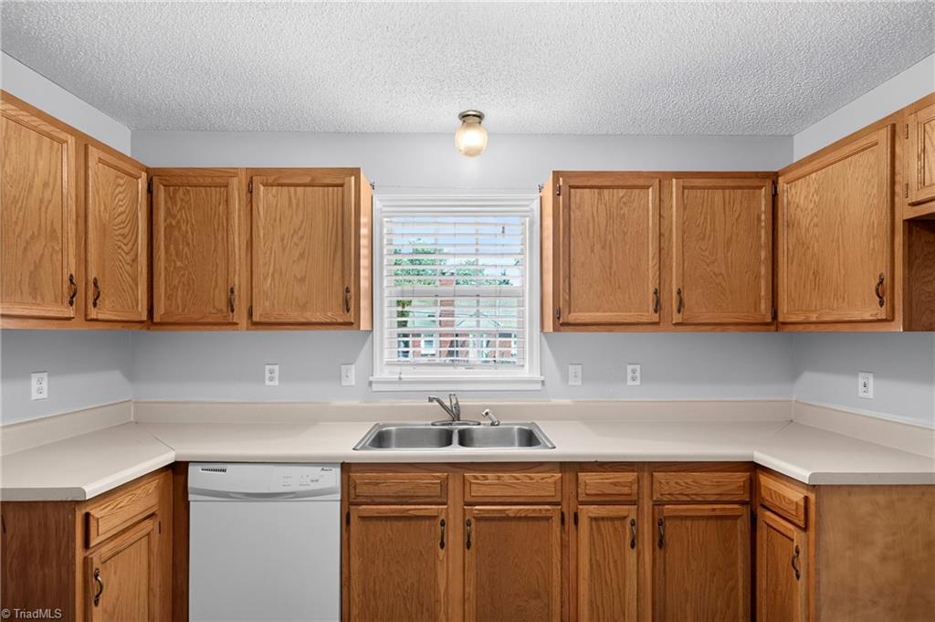 8 Hinkle Street Property Photo 16