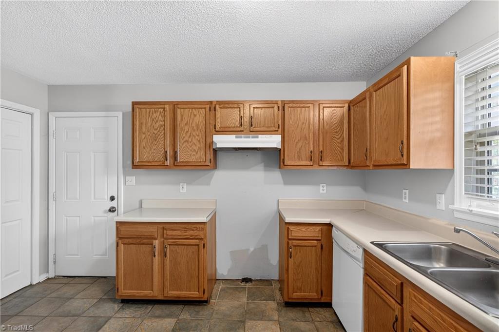 8 Hinkle Street Property Photo 18