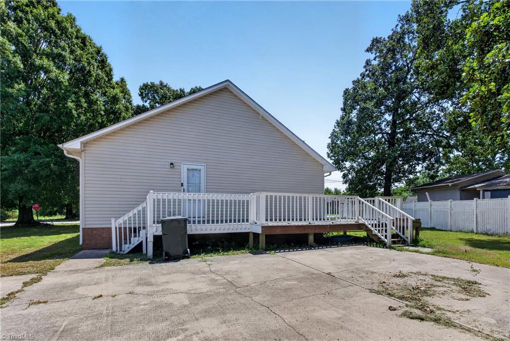 8 Hinkle Street Property Photo 21