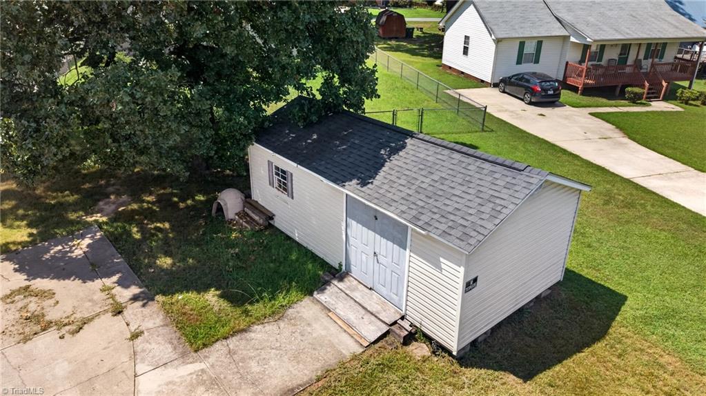 8 Hinkle Street Property Photo 22