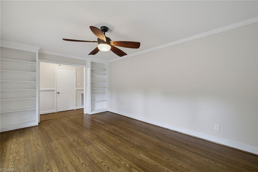 1002 Surry Drive Property Photo 11