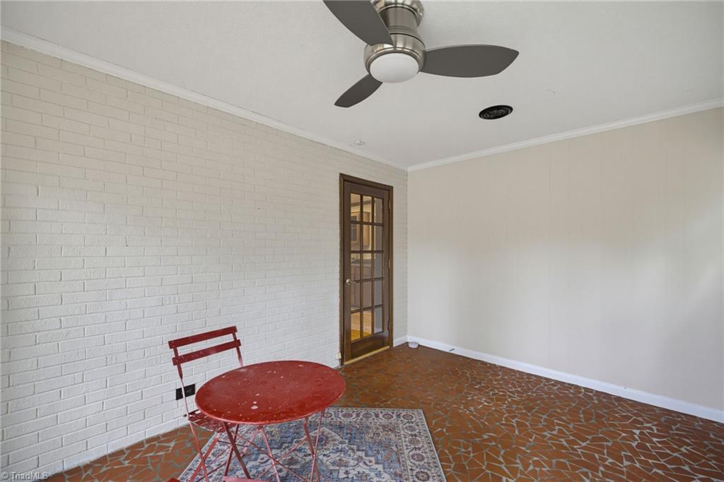 1002 Surry Drive Property Photo 17