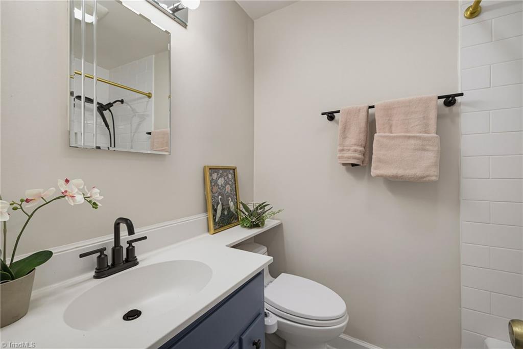 1002 Surry Drive Property Photo 23