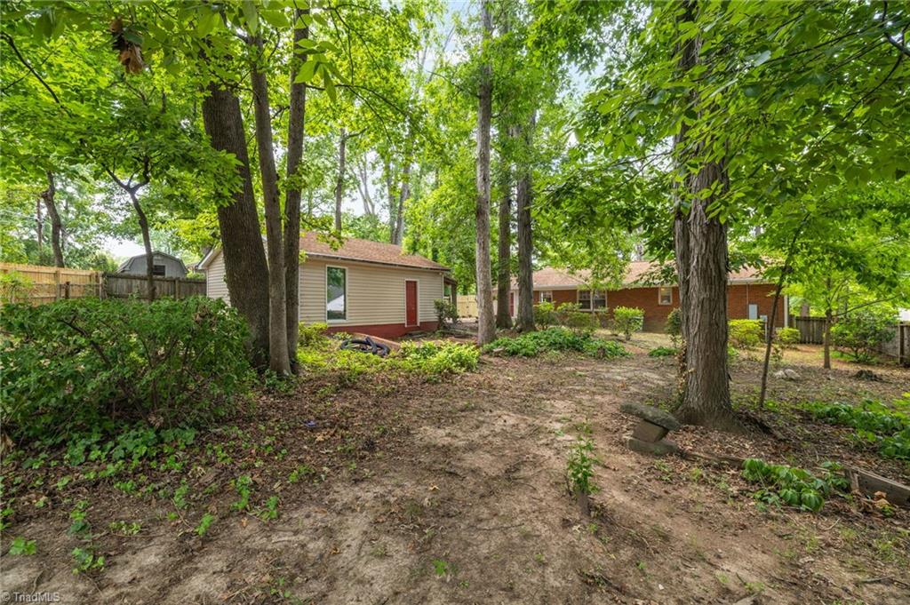 1002 Surry Drive Property Photo 32
