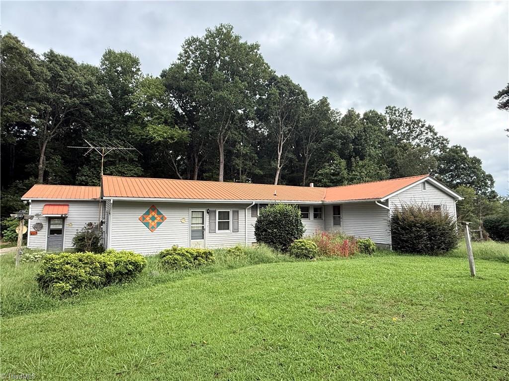 6679 Lackey Road Property Photo 2