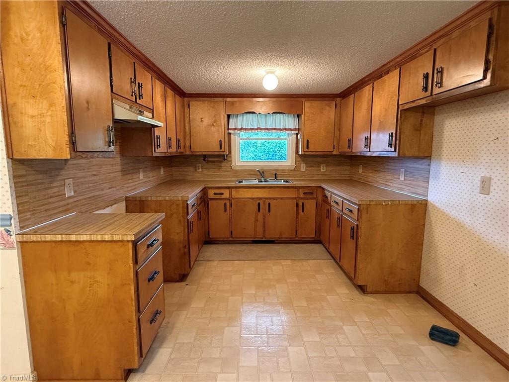 6679 Lackey Road Property Photo 5