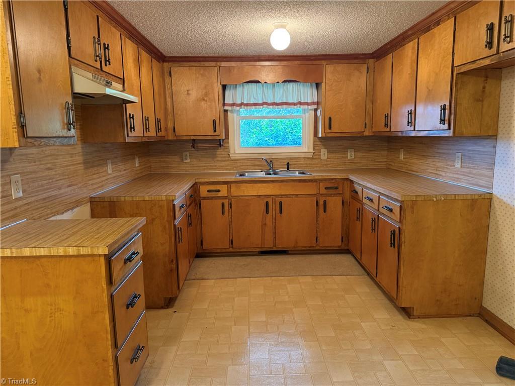 6679 Lackey Road Property Photo 6