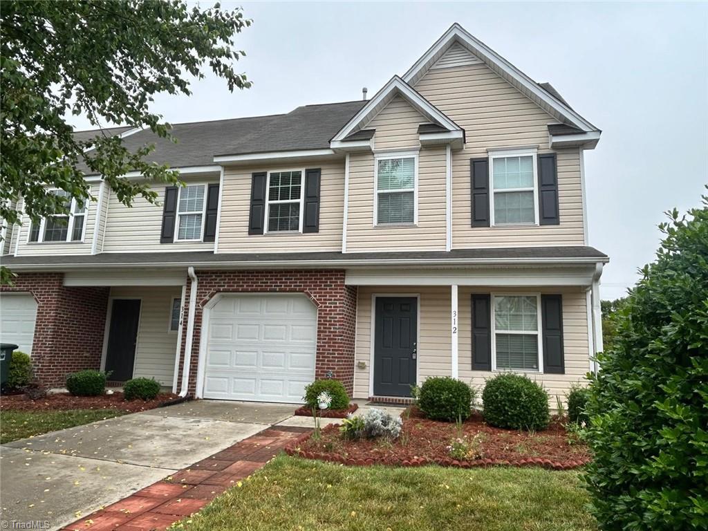 312 Robyns Glen Circle Property Photo 1