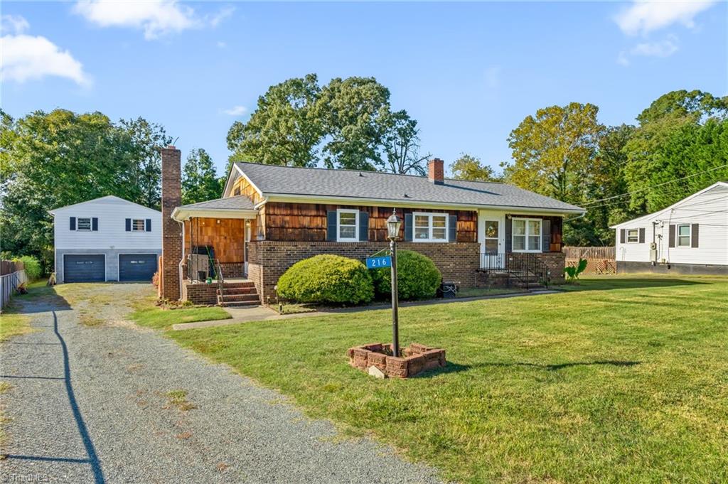 216 Circle Drive Property Photo 1