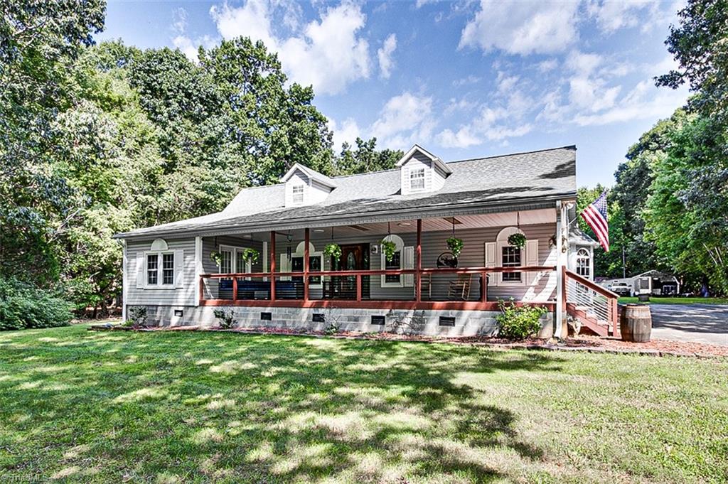 2207 Millcroft Road Property Photo 1
