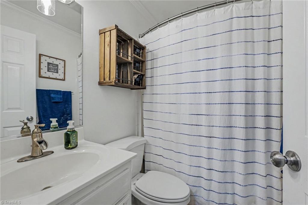 124 Glen Oaks Drive Property Photo 19