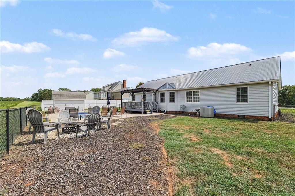 124 Glen Oaks Drive Property Photo 23